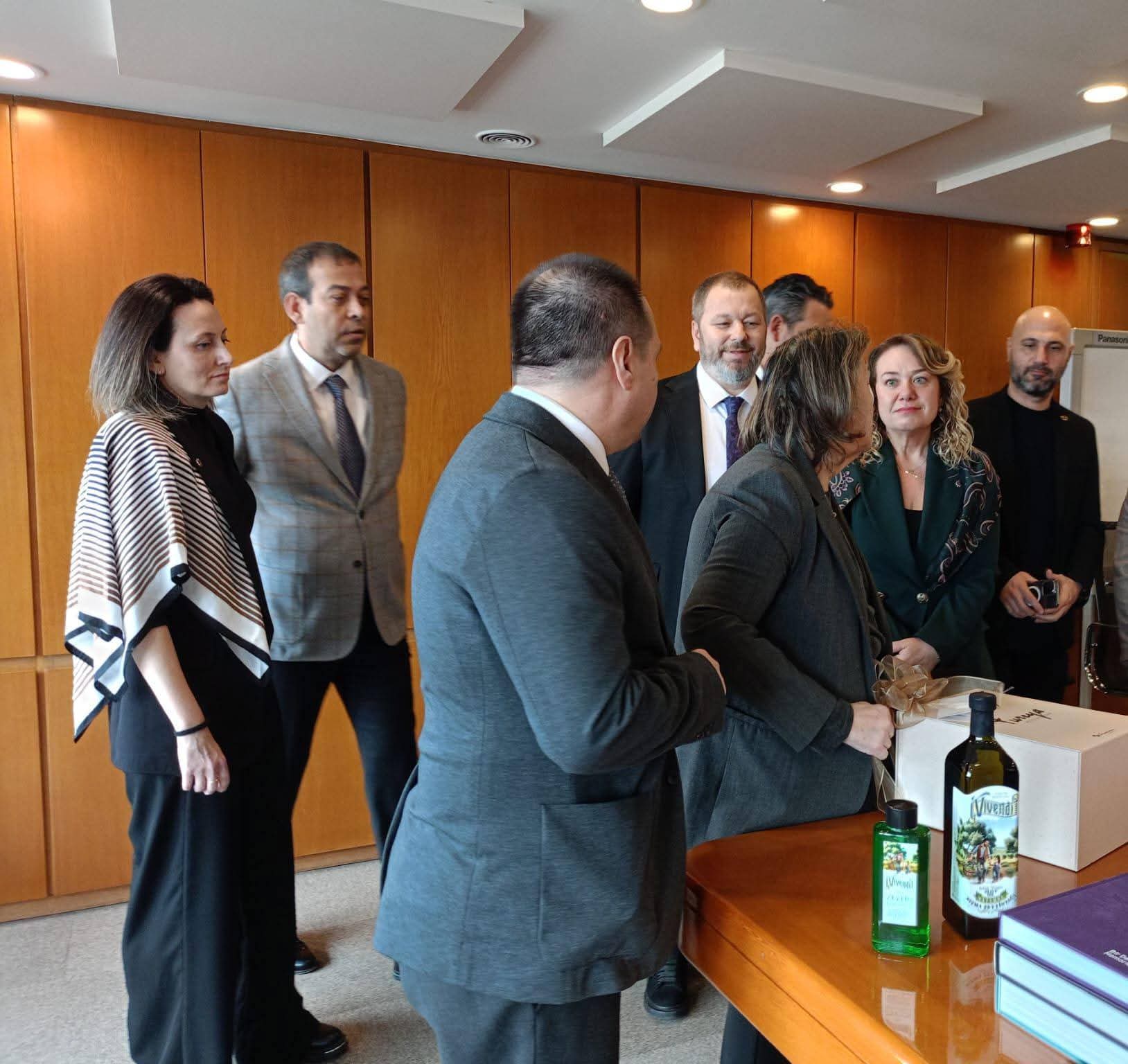 Çanakkale Sanayici ve İş İnsanları Derneği'nden  Kale Grubu ile Güçlü İş Birliği Ziyareti Programı